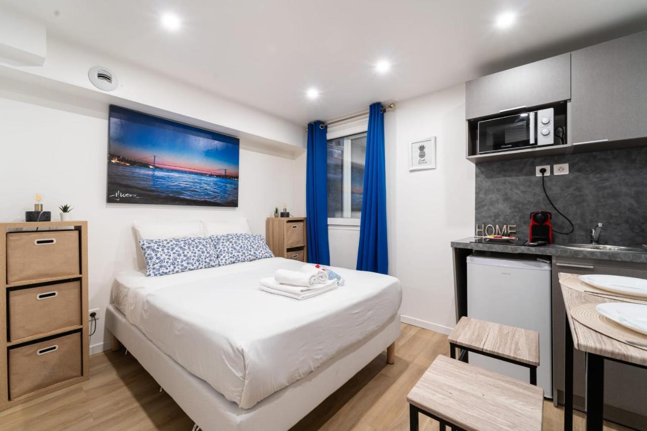 X Beautiful Studio In 8th Ii * Paris