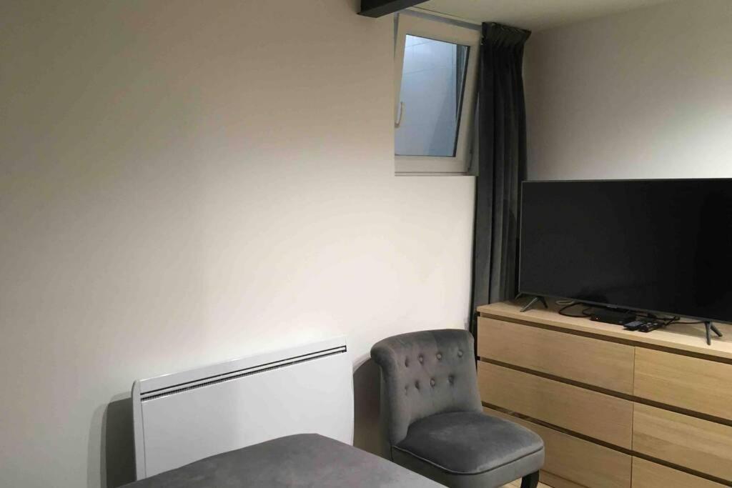 Apartment New Flat-champs-elysees-arc Triomphe-maillot-foch Paris