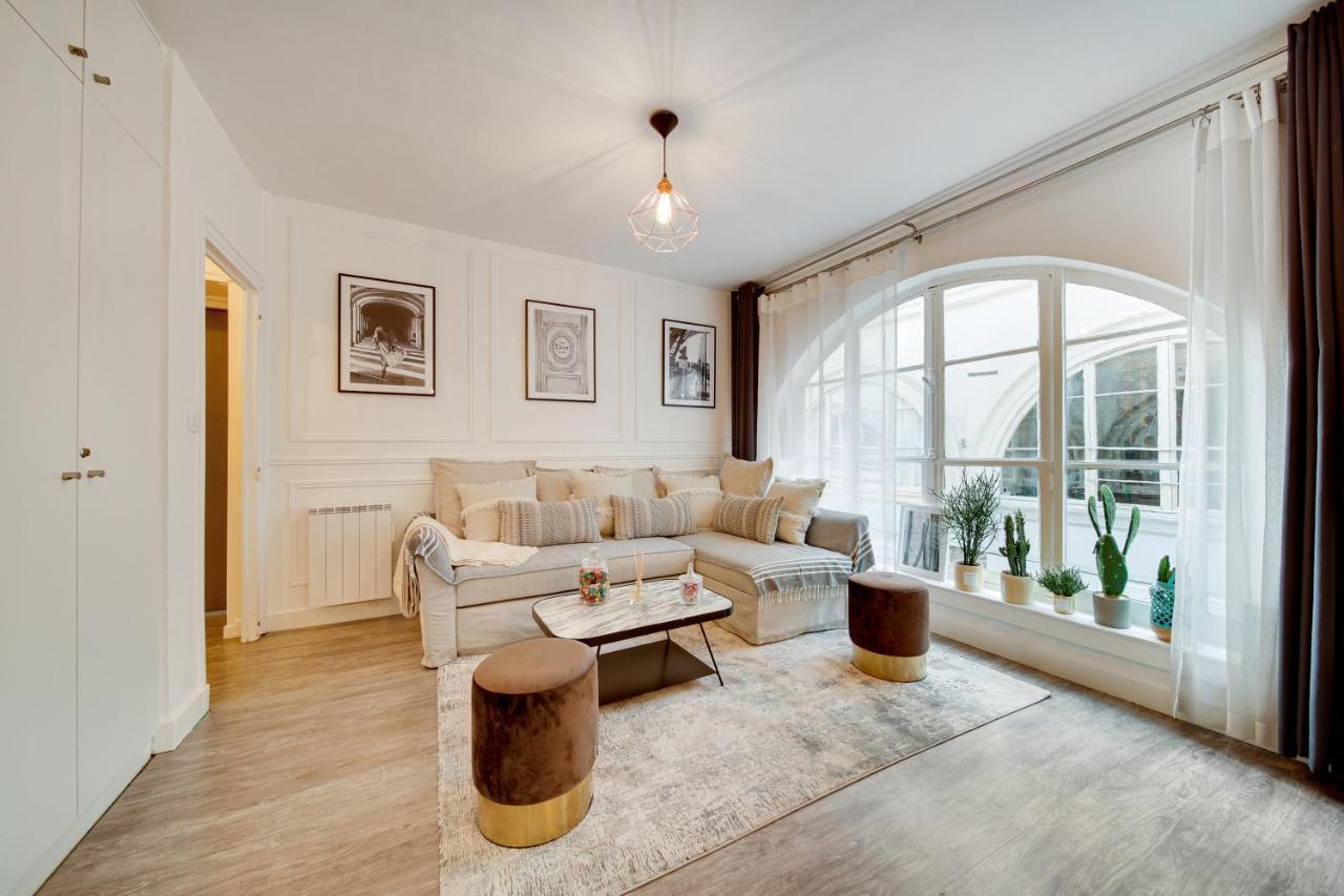 Stunning Historical Parisian Flat - Louvre Area *