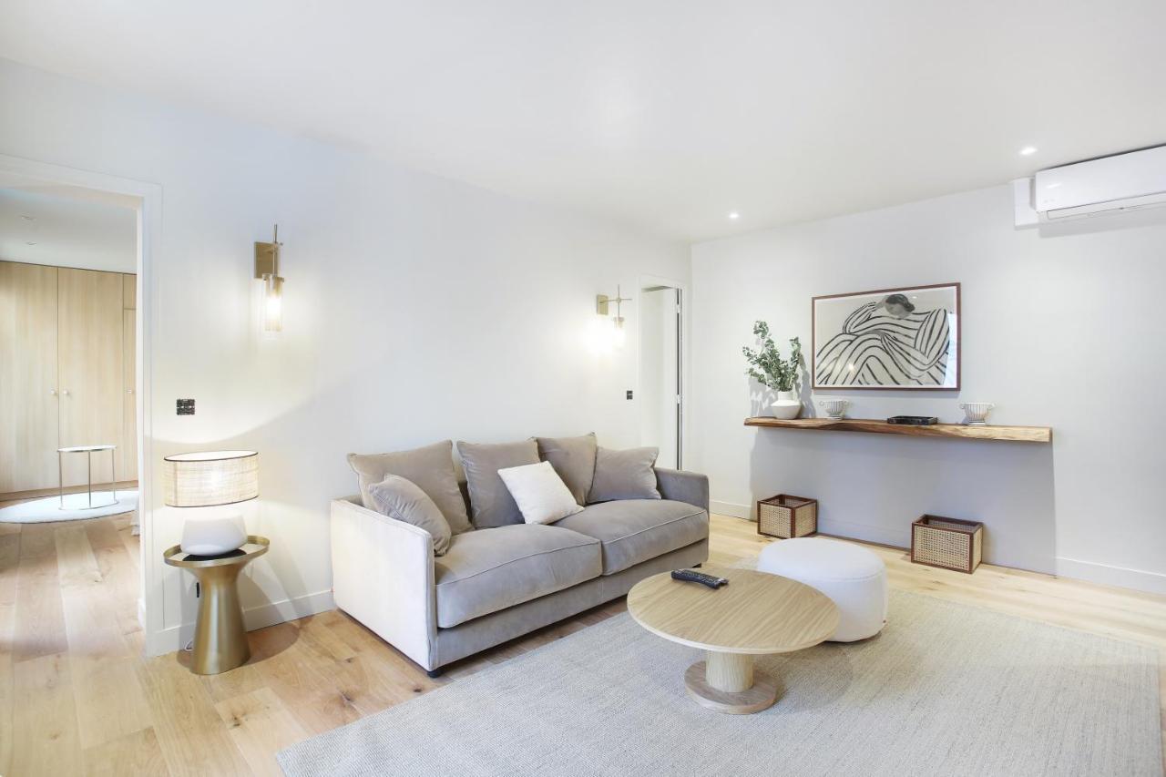 Apartment In The Center Of By Prestige Paris