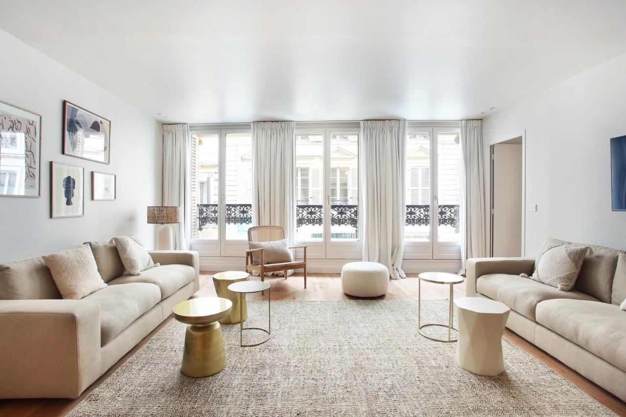 In The Center Of By Prestige Paris