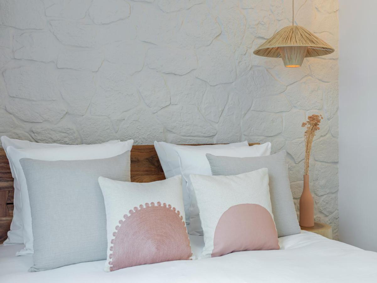 Apartment Pink & Wood Cocoon