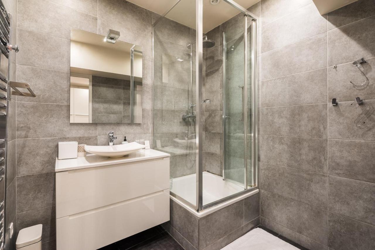Appartamento Spacious Apartment-2br-4p-boulevard Saint-germain Parigi