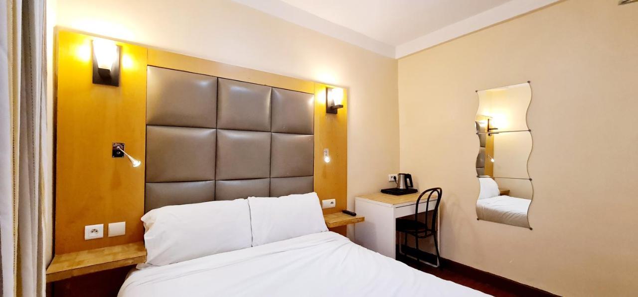 Hotel De France 18 *
