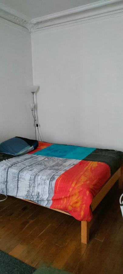 Private Iii For 1 Person Maximum In Our Family In 10, Near La Gare Du Nord * Parigi