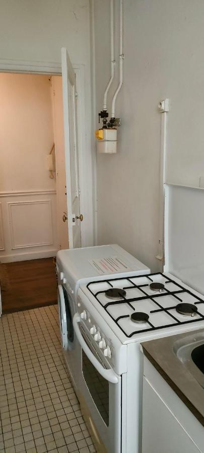 Private Iii For 1 Person Maximum In Our Family In 10, Near La Gare Du Nord Alloggio in famiglia Parigi