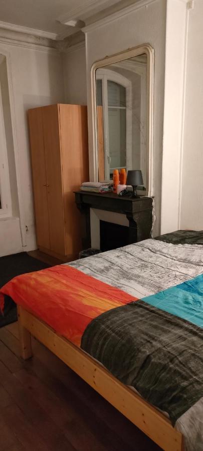 Private Iii For 1 Person Maximum In Our Family In 10, Near La Gare Du Nord Alloggio in famiglia Parigi