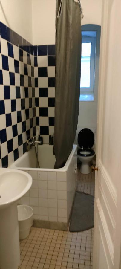 Private Iii For 1 Person Maximum In Our Family In 10, Near La Gare Du Nord Alloggio in famiglia