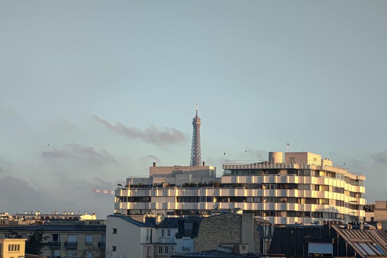 Beautiful And Bright Appt With Eiffel Tower View Parigi