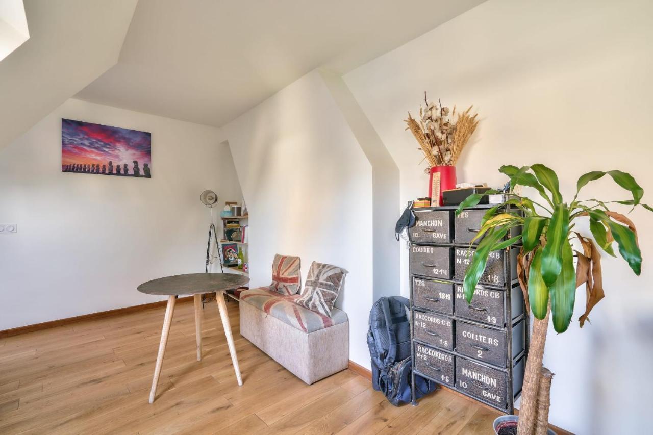 Appartamento Guestready -- Rooftop Maisonette In Folie-méricout Parigi