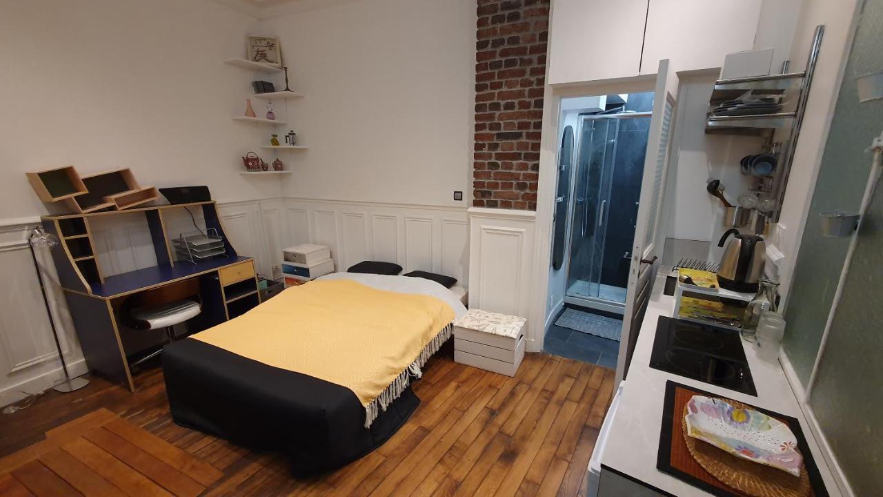16m2 Dans Immeuble Hausmannien Parigi
