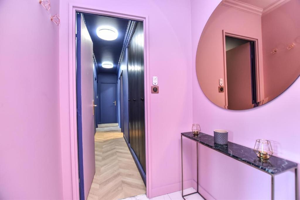 Luxury La Vie En Rose Jacuzzi Terrasse Parking Appartamento Parigi