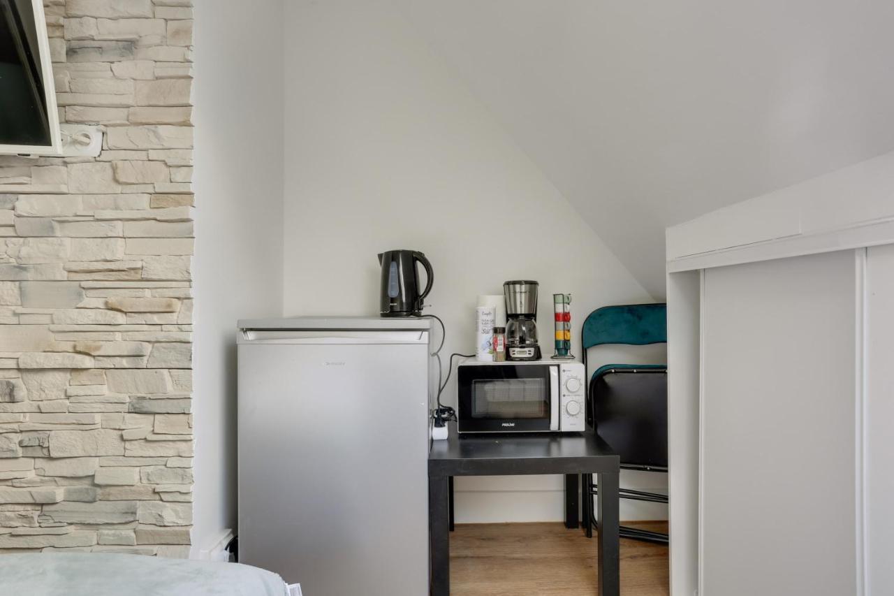 Delightful Studio With Eiffet Tower View Close To Champs Elysee Avenue & Alma Bridge * Parigi