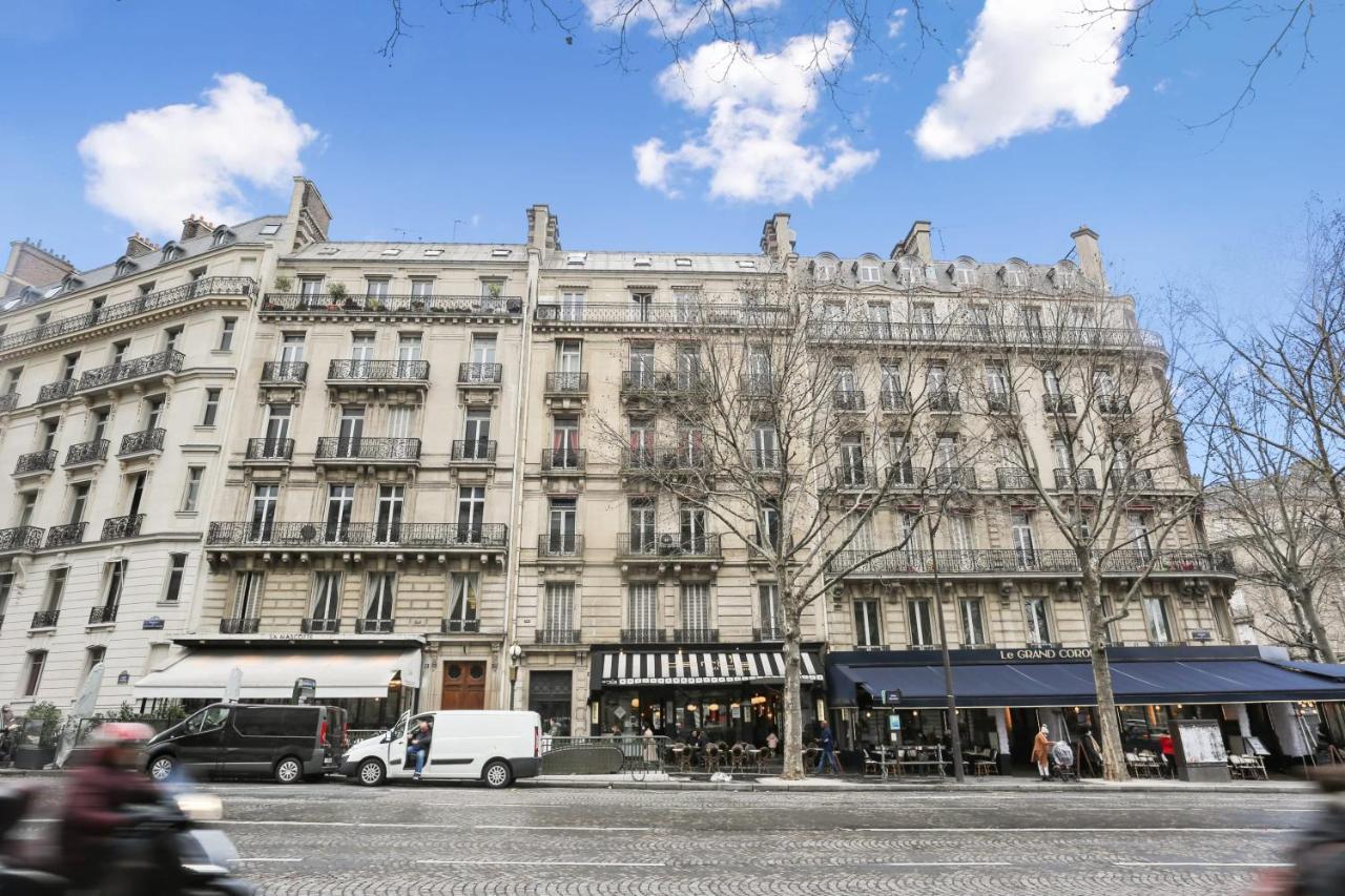 Delightful Studio With Eiffet Tower View Close To Champs Elysee Avenue & Alma Bridge Appartamento