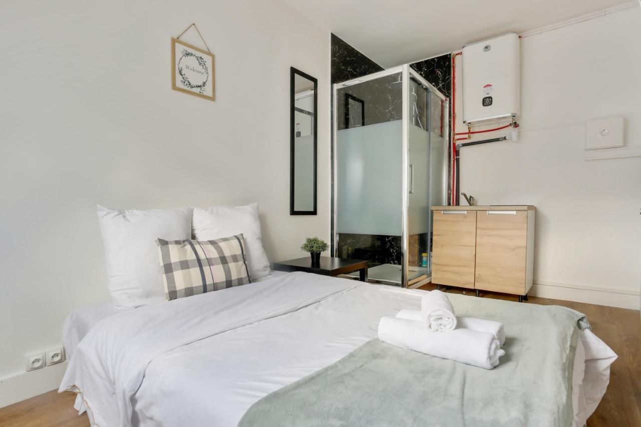 Delightful Studio With Eiffet Tower View Close To Champs Elysee Avenue & Alma Bridge * Parigi