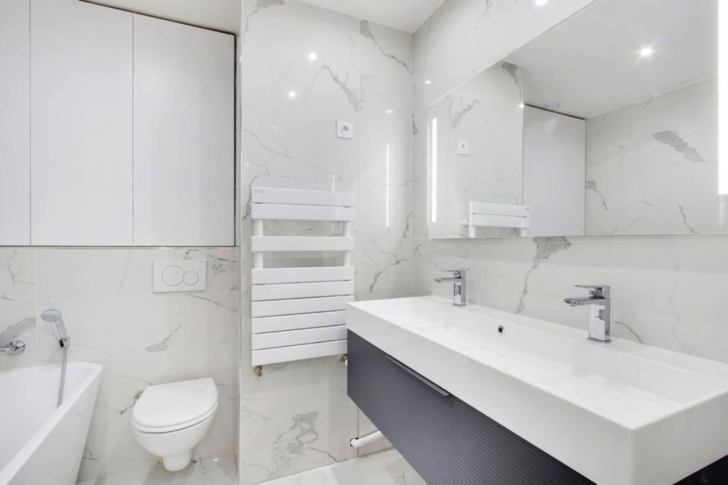 Trocadero/ Eiffel Tower - 3 Bedrooms- New! Apartment
