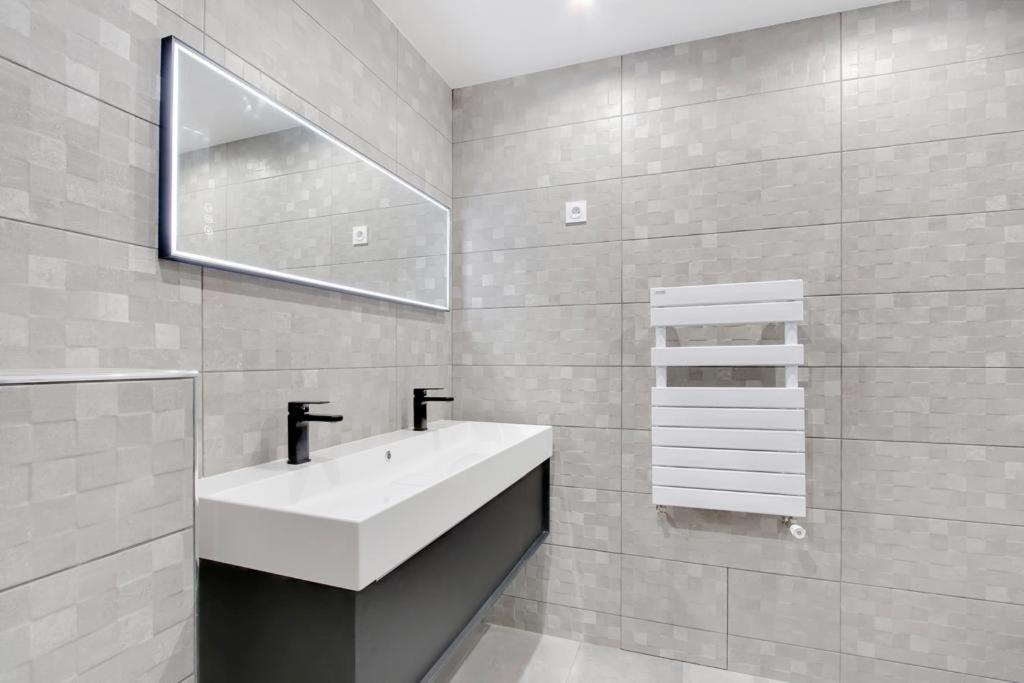 Trocadero/ Eiffel Tower - 3 Bedrooms- New! Apartment *