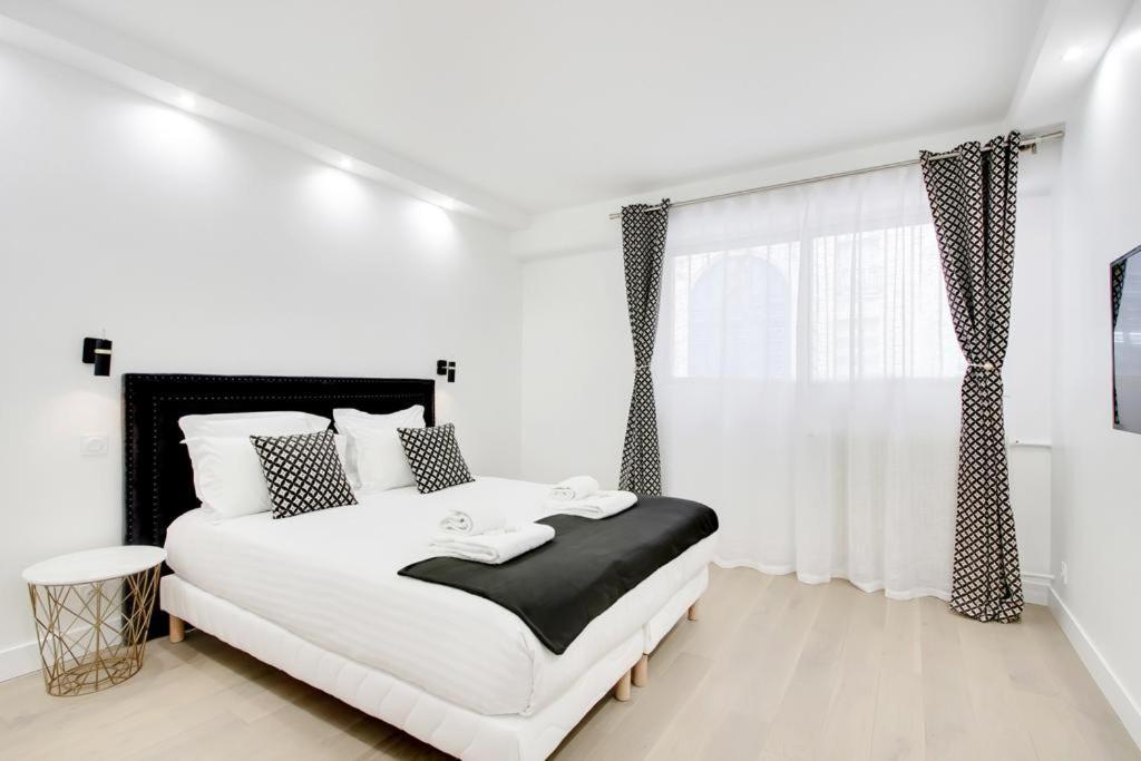 Apartment Trocadero/ Eiffel Tower - 3 Bedrooms- New! *