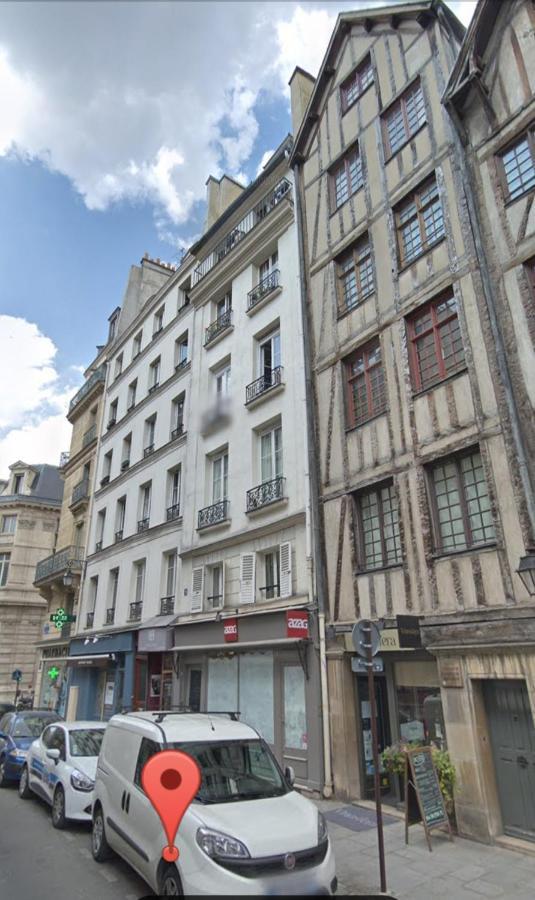Chez Pierre- Between Hall And Saint Paul