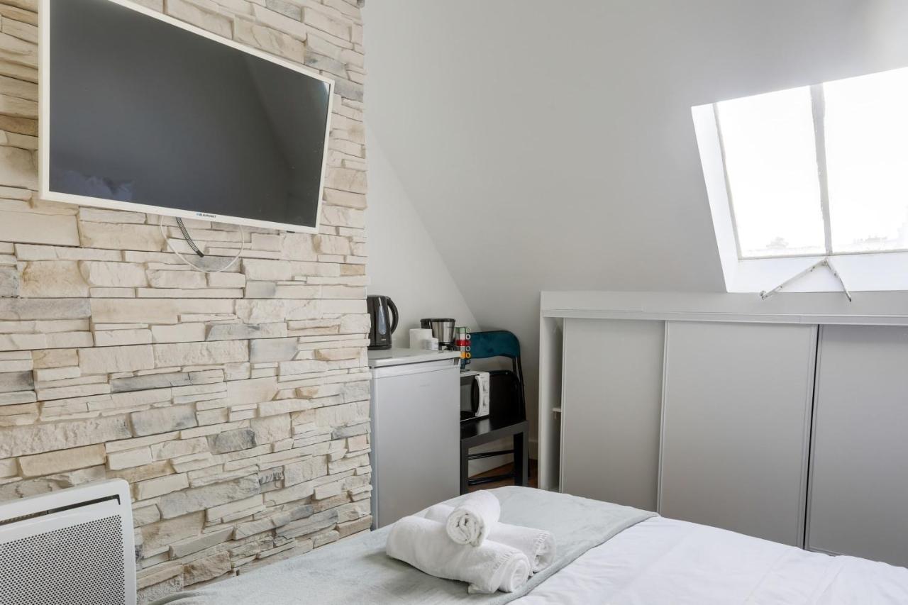 Appartamento Delightful Studio With Eiffet Tower View Close To Champs Elysee Avenue & Alma Bridge Parigi