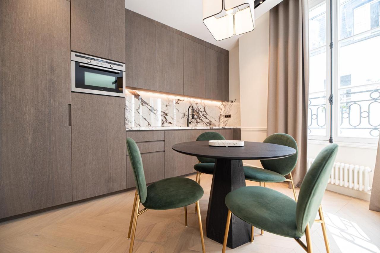 Mbm - Luxury In Marais Parigi