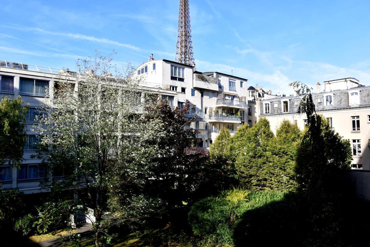 Eiffel Tower - Suffren Parigi