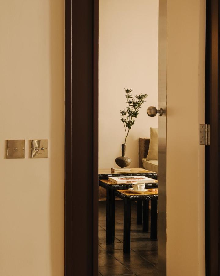 Pied A Terre Tuileries Paris