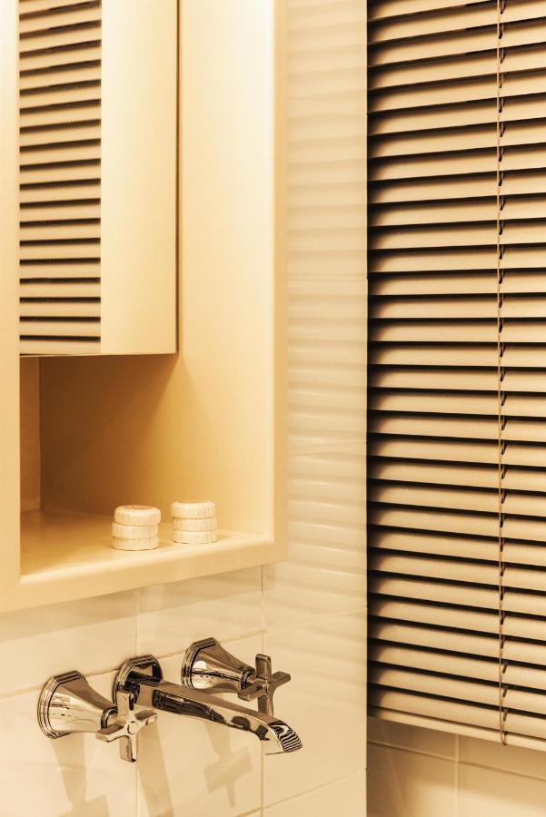 Pied A Terre Tuileries Apartment