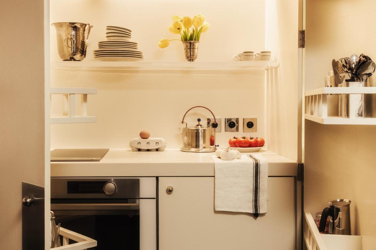 Pied A Terre Tuileries Apartment