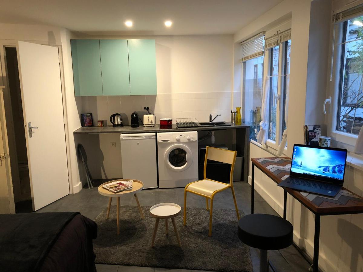 Cite Pilleux - Charming In A Flowery Pedestrian Lane Apartment