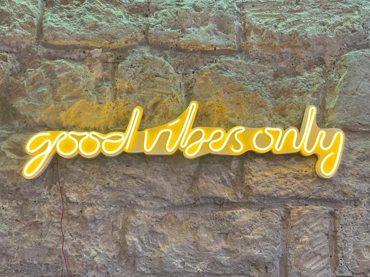 Appartamento Good Vibes Luxurious Loft In 11th, With Ac & Table Football Parigi
