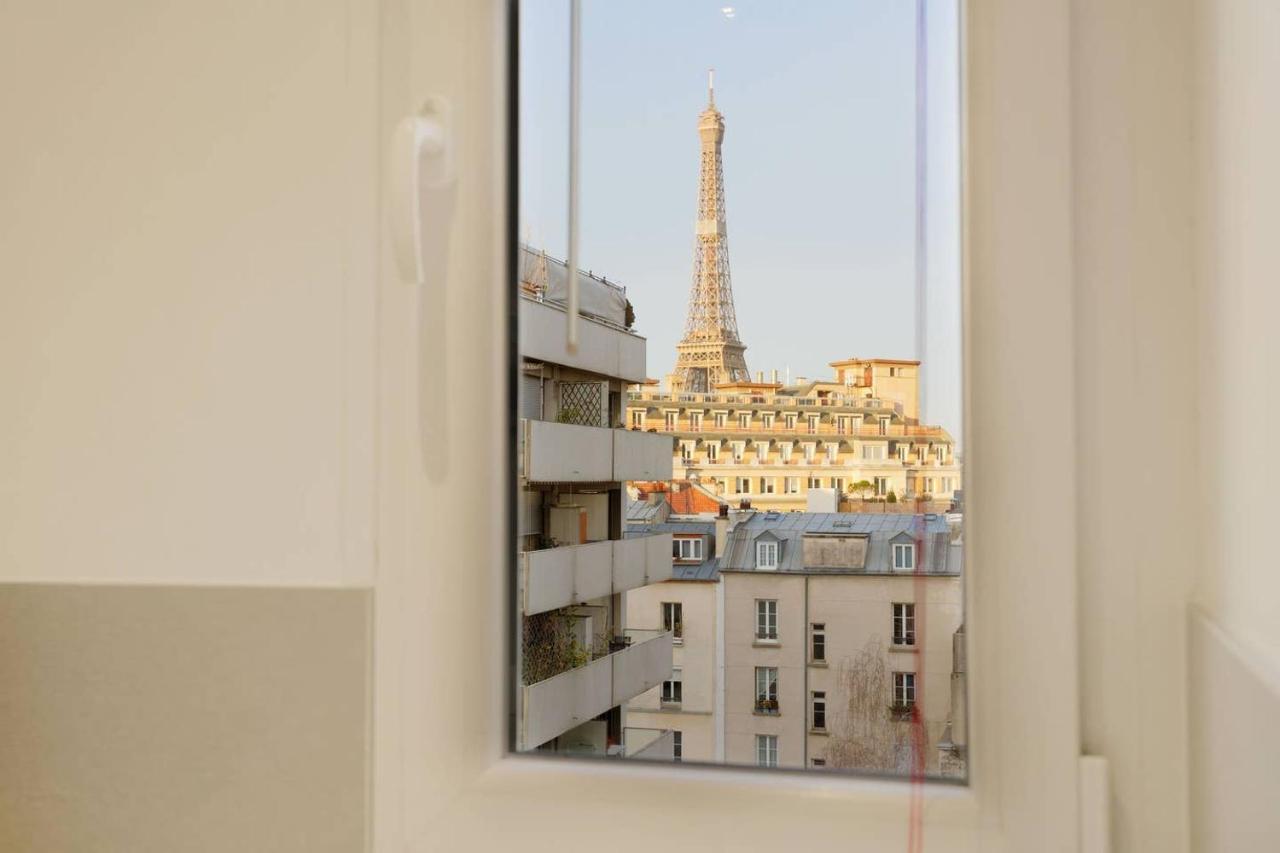 Balcony & Eiffel Tower View City Appartamento Parigi