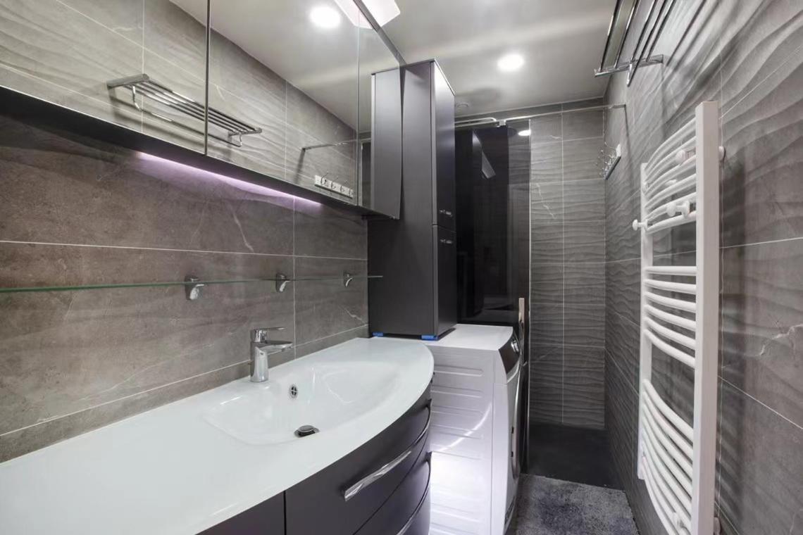 Apartment Avenue Kleber A Proximite De L'arc De Triomphe, Avenue Des Champs Elysees, Trocadero,