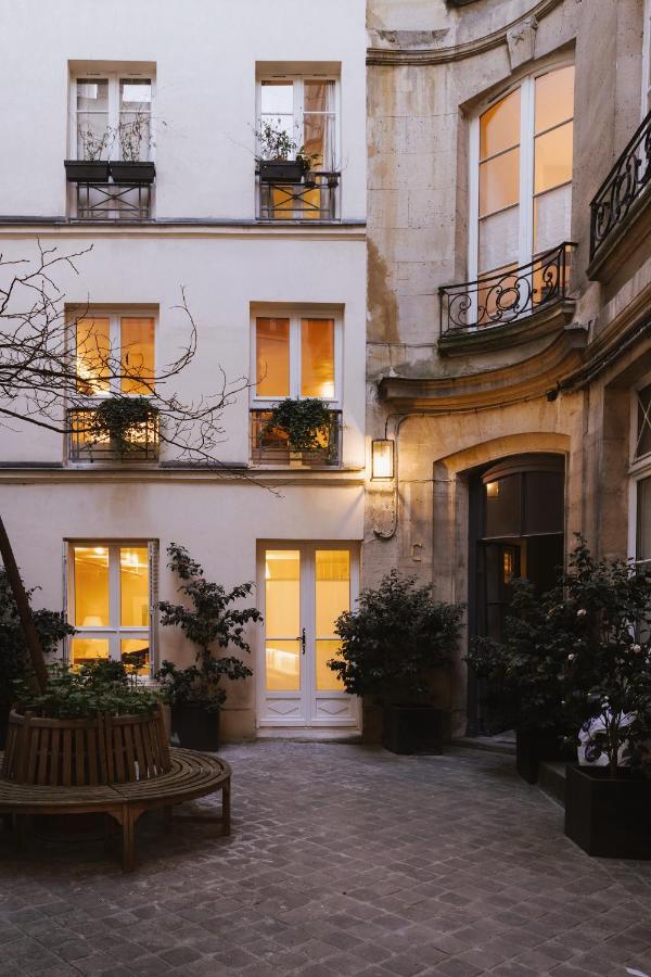 Pied A Terre Tuileries Paris
