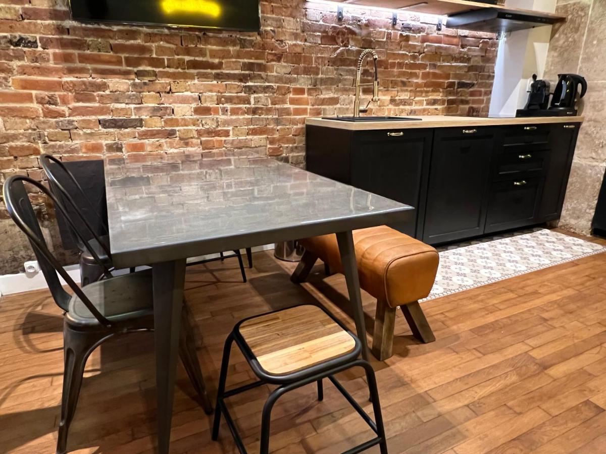 Appartamento Good Vibes Luxurious Loft In 11th, With Ac & Table Football Parigi