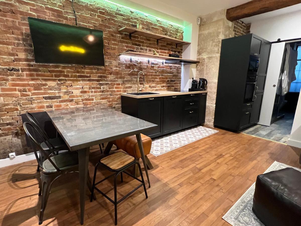 Good Vibes Luxurious Loft In 11th, With Ac & Table Football Appartamento