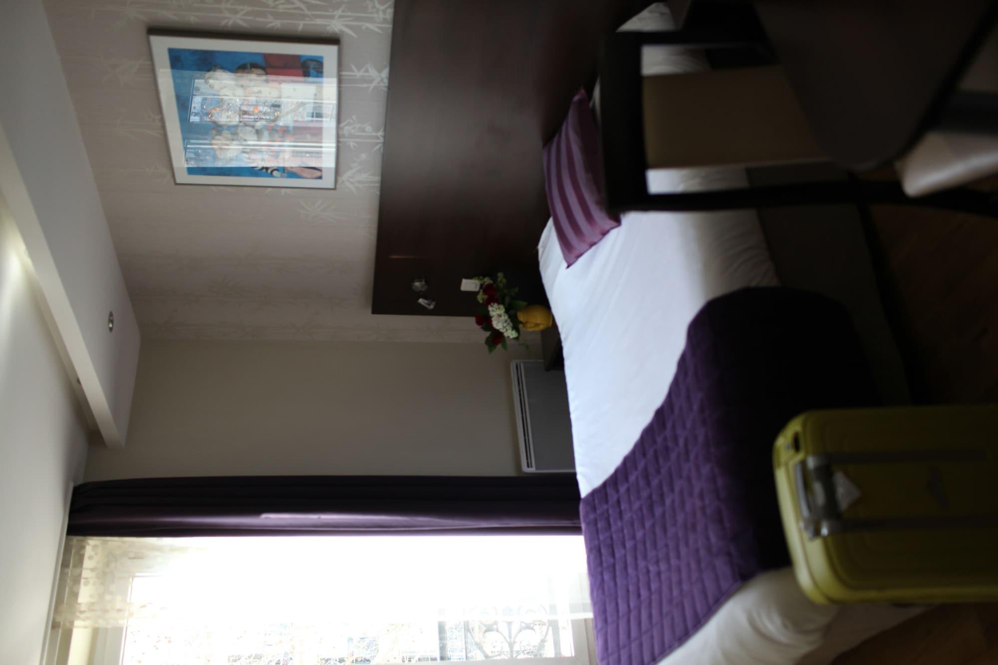Alane Hotel