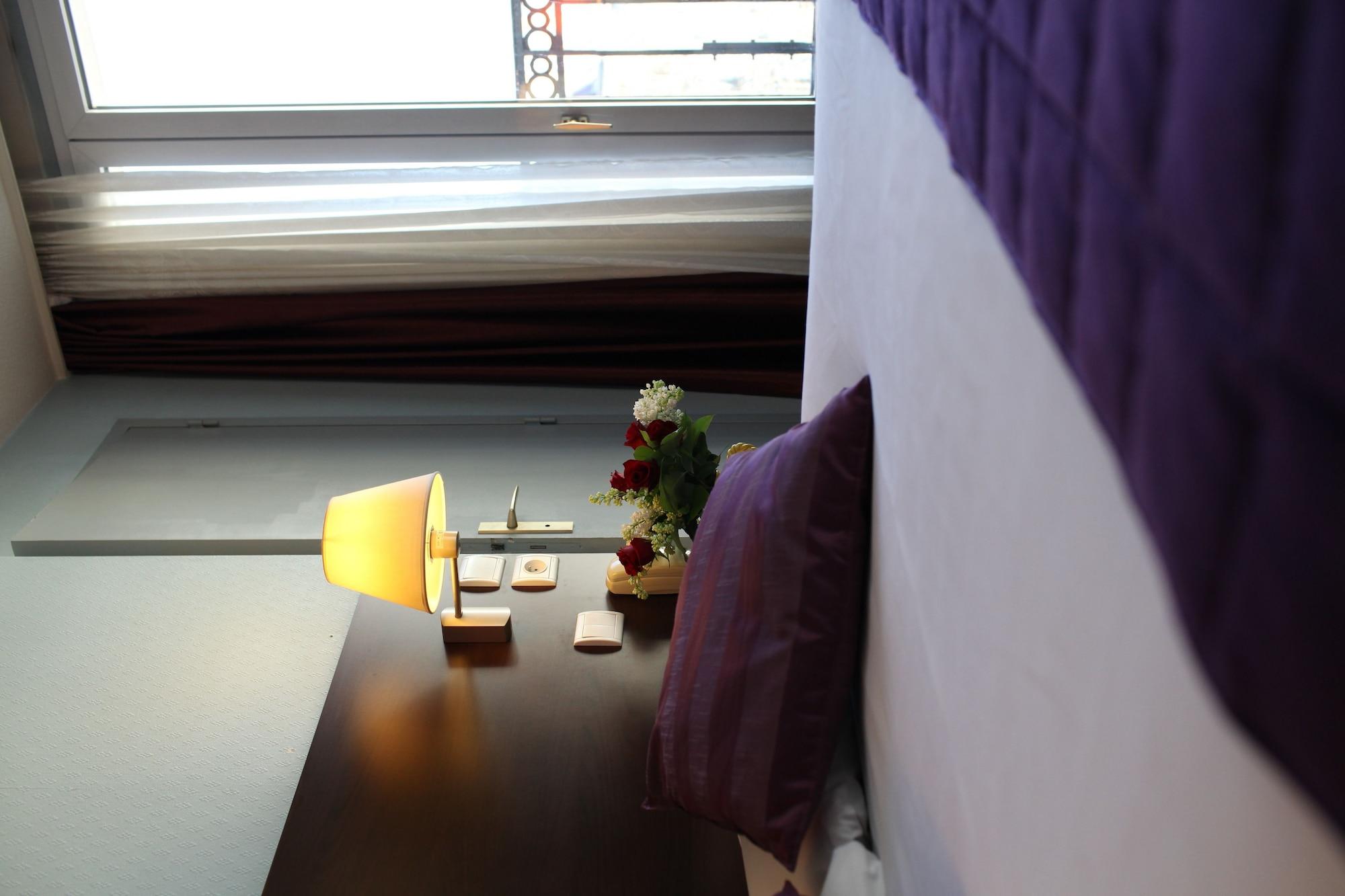 Alane Hotel
