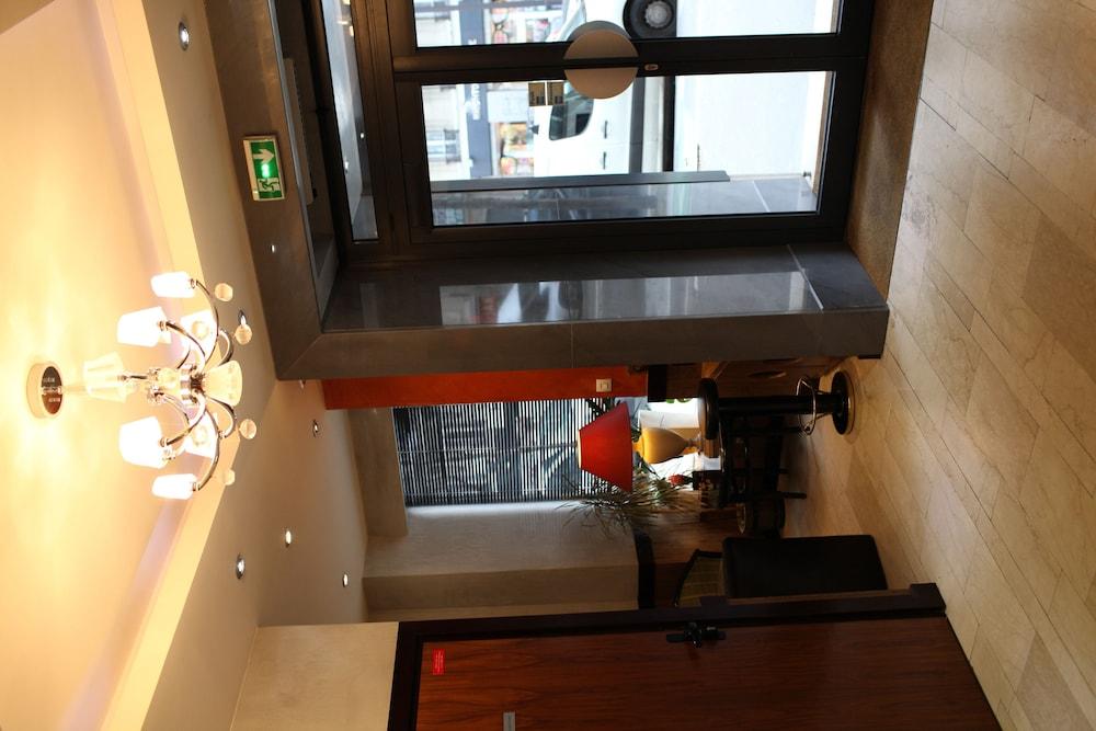 Alane Hotel 3*