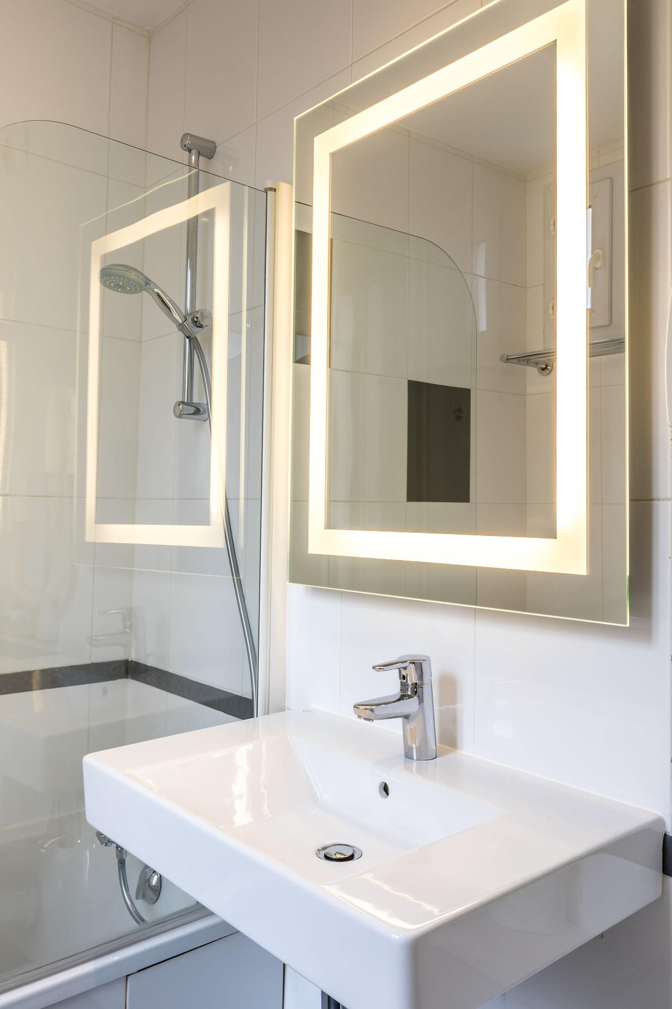 Montcalm Hotel 3*