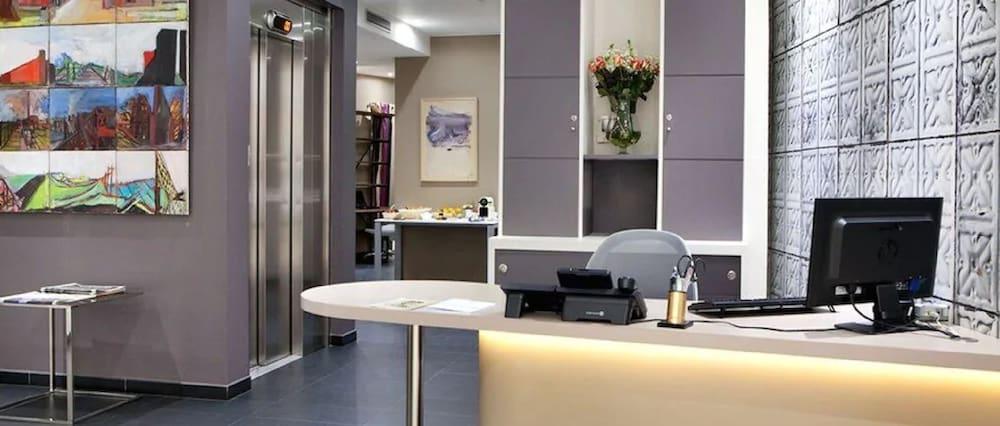 Serotel Opera 4*