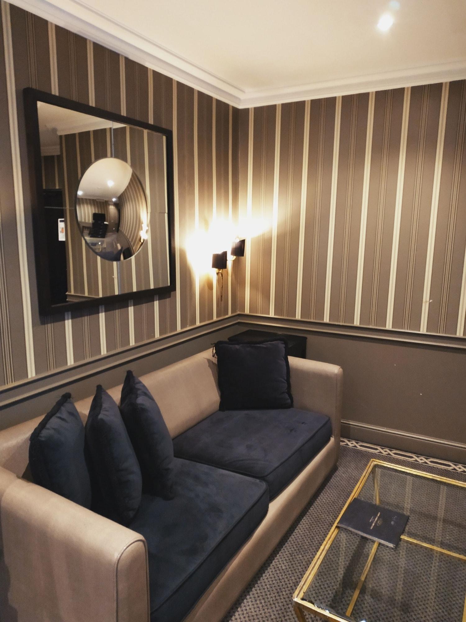 Hotel George Washington Paris