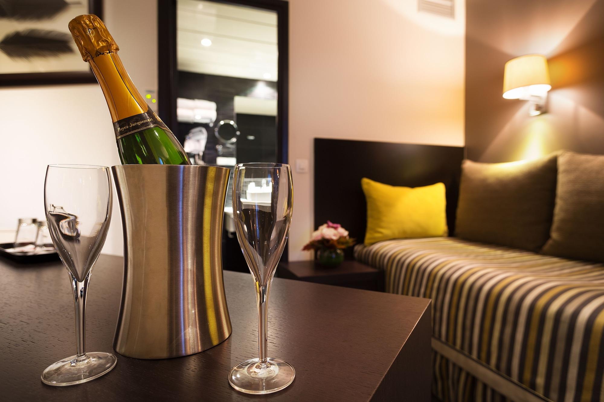 Hotel Arc Elysées 3*