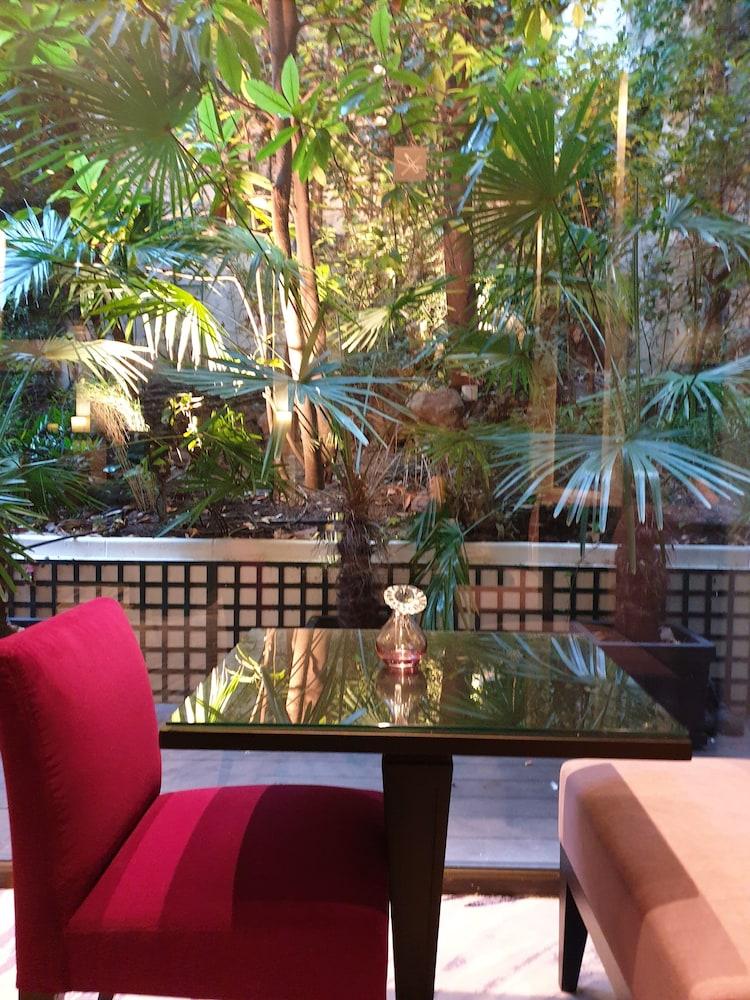 Garden-elysee Hotel Paris