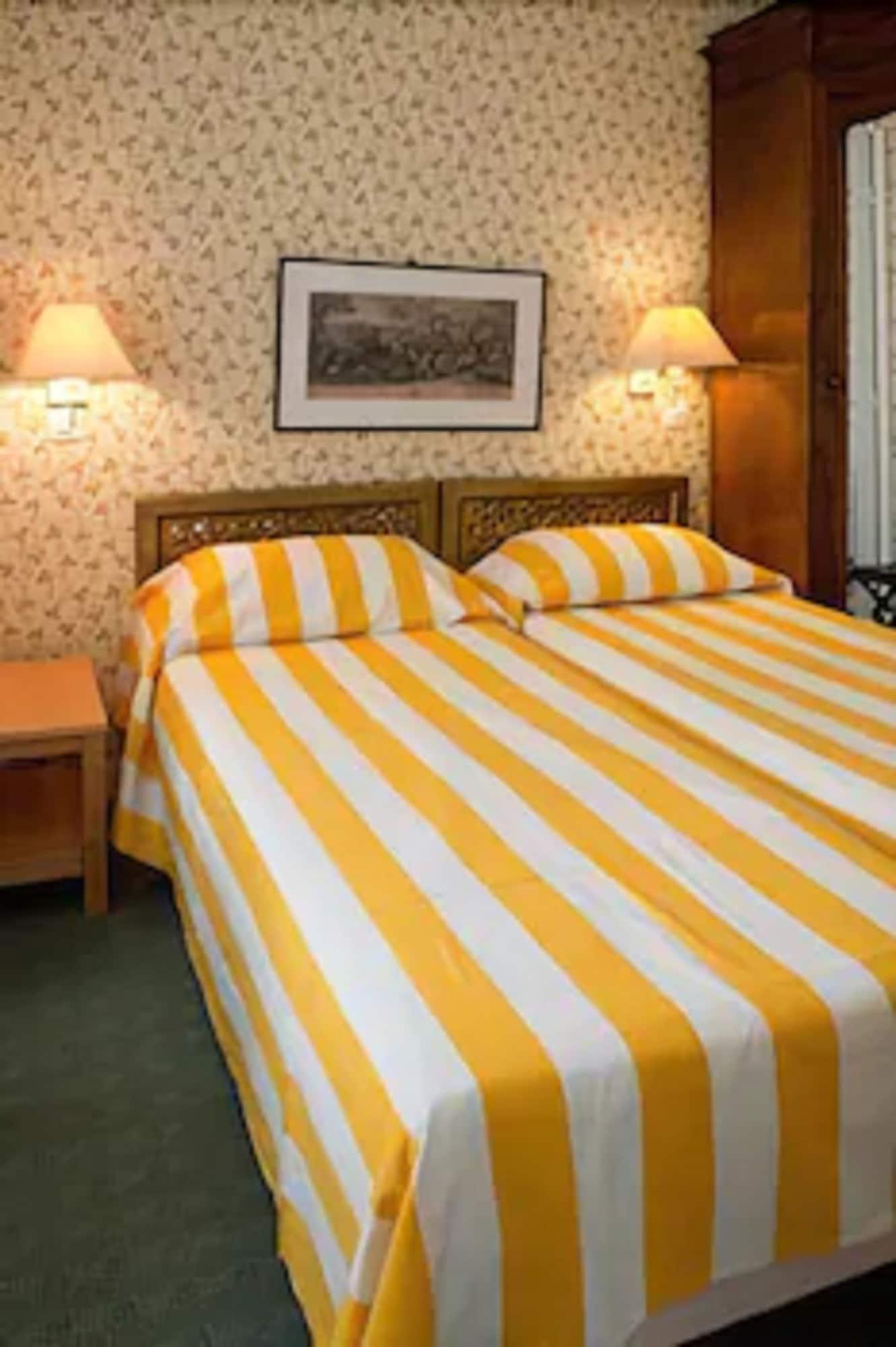 Agora Hotel