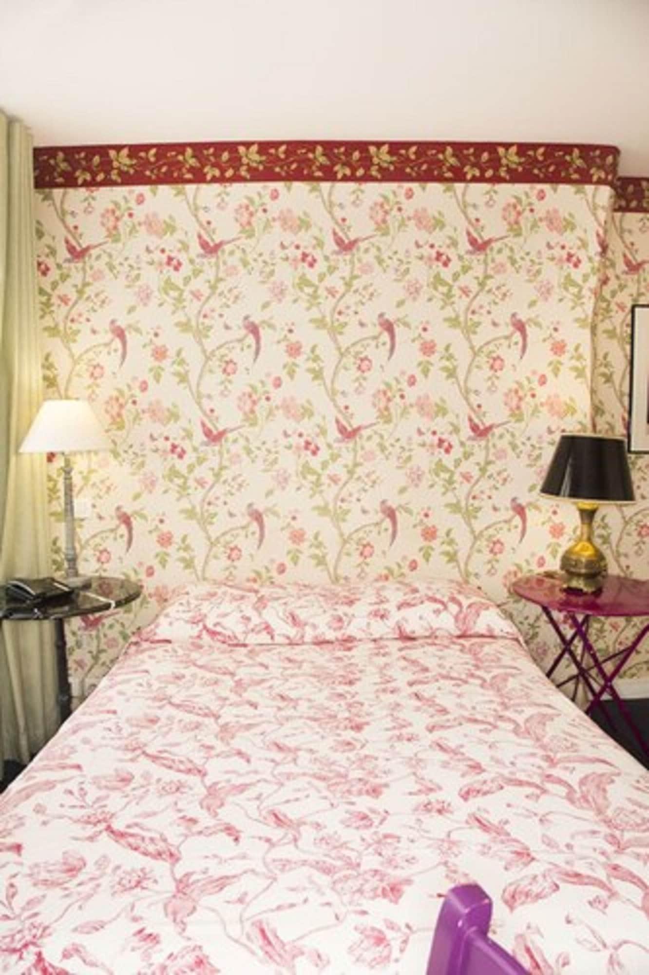 Agora Hotel 2*