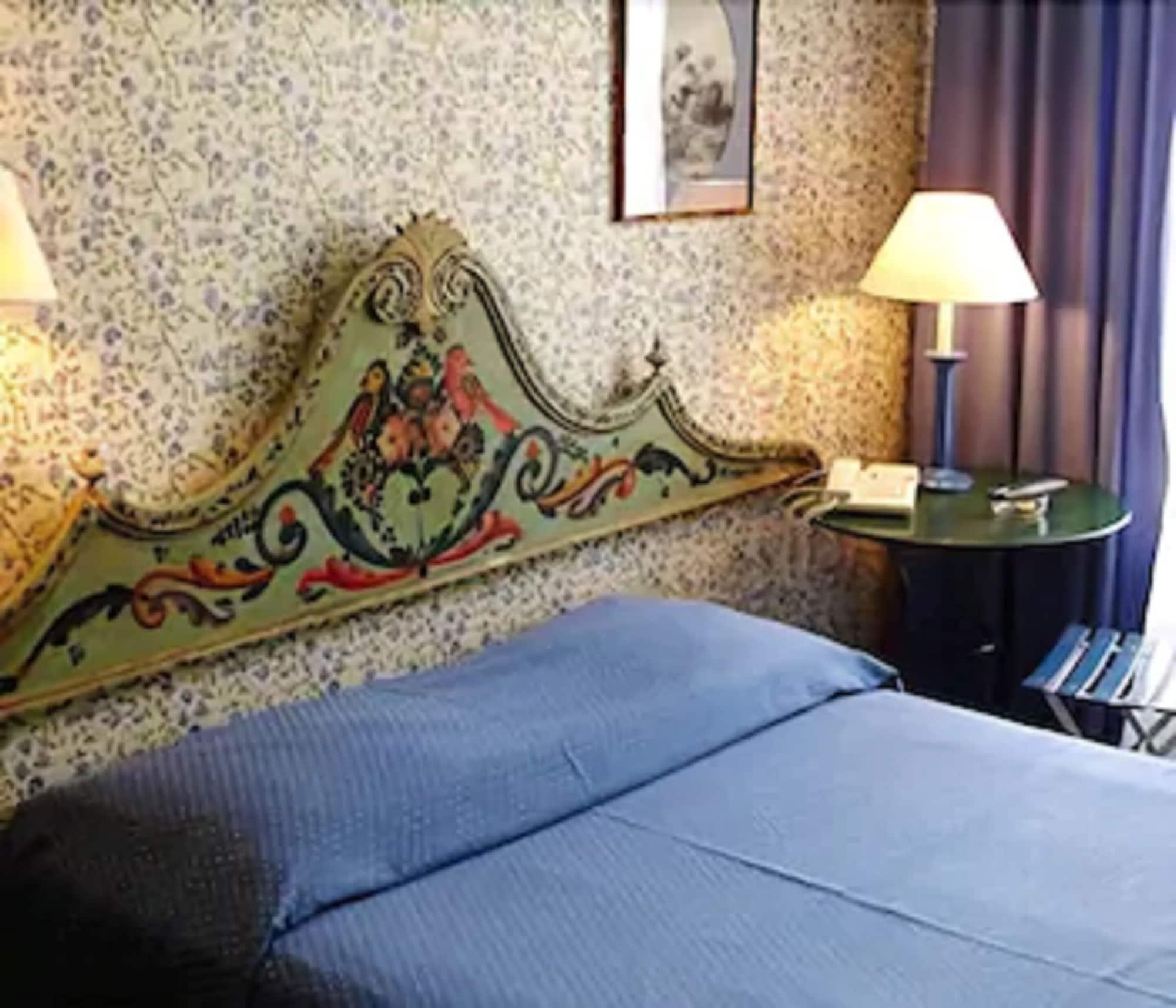 Hotel Agora 2*