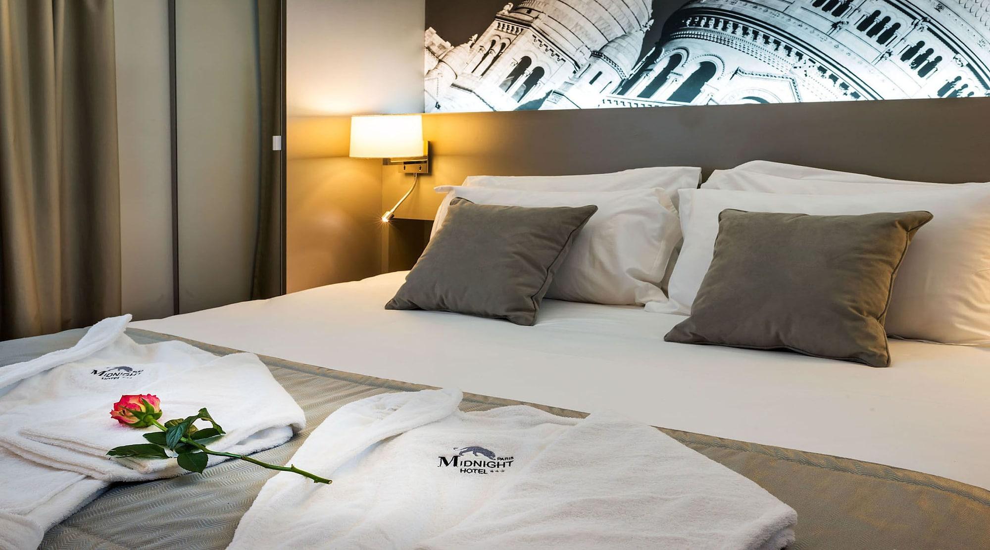 Hotel Midnight