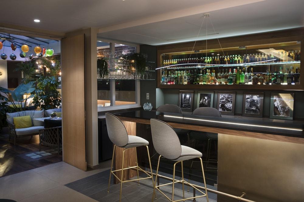 Le Six 4* Parigi