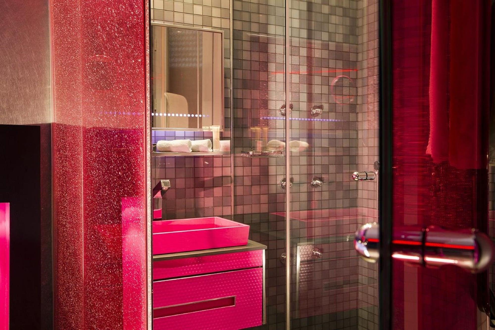 Eiffel Aparthotel 4*